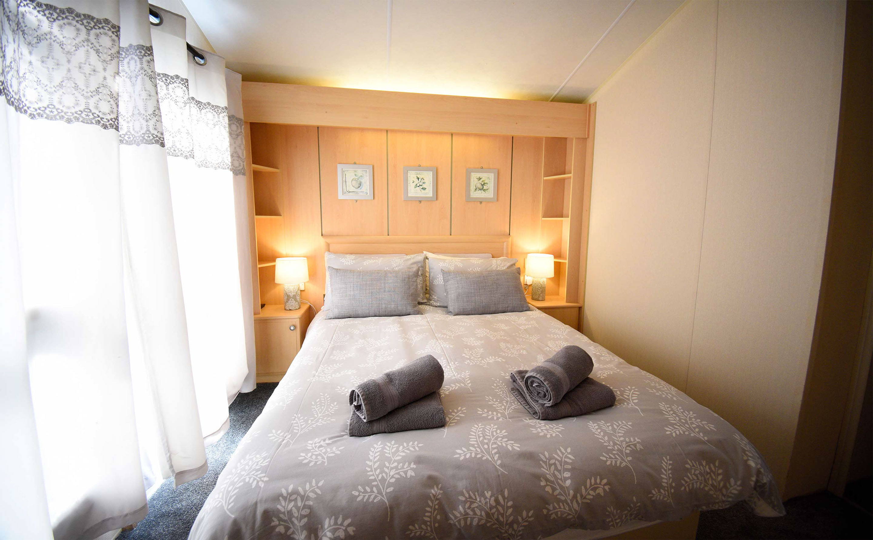 Caravan Skye contains comfortable rooms with all bedding and linen provided on the Isle of Skye